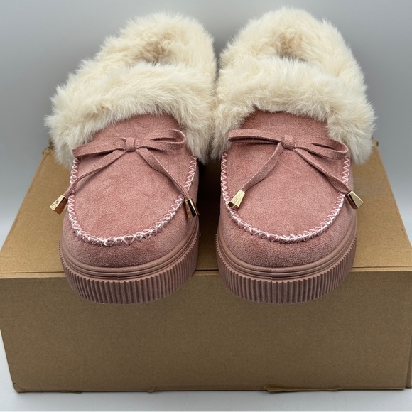 Journee Collection Midnight Faux Fur Loafers • Blush • Size 7 • New in Box - Picture 2 of 8